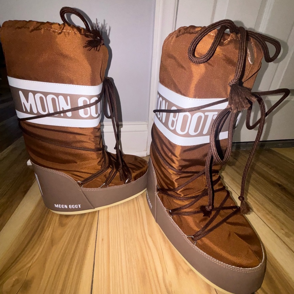 Moon boot